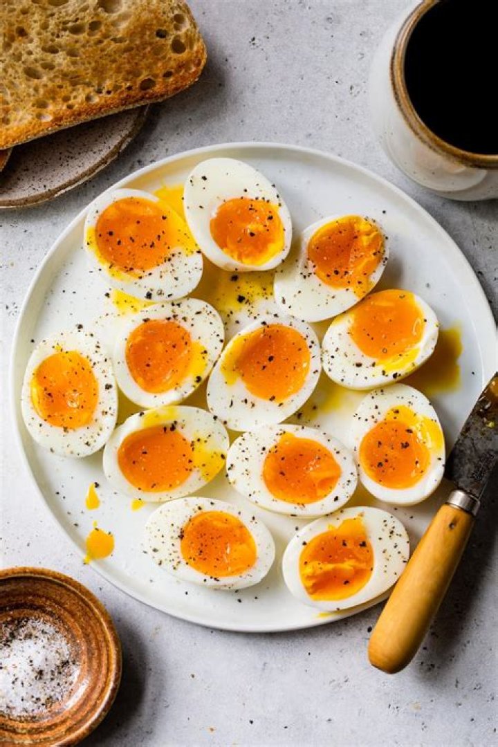 Can boiled eggs go bad?