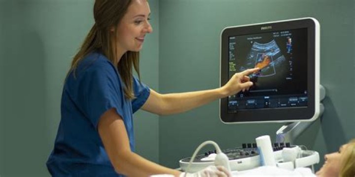 Can midwife do ultrasound?