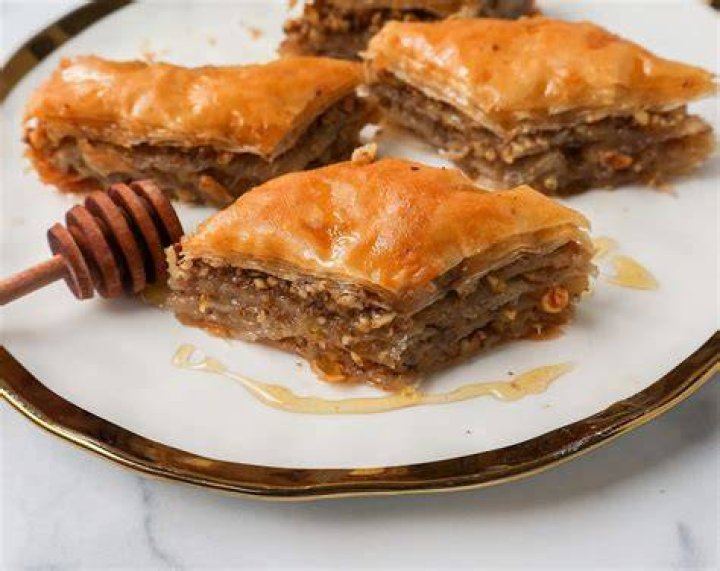 Does baklava have egg?