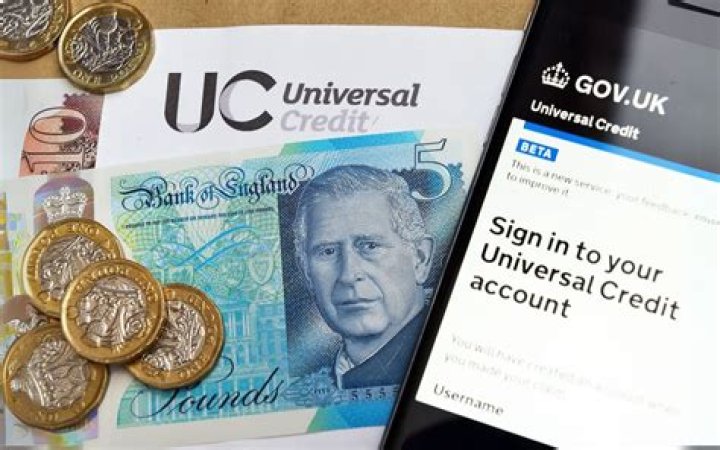 Does csa affect universal credit?