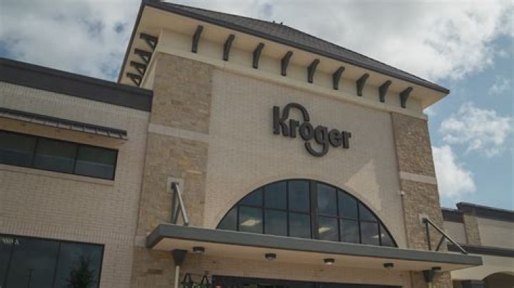 Does kroger own roundy's?
