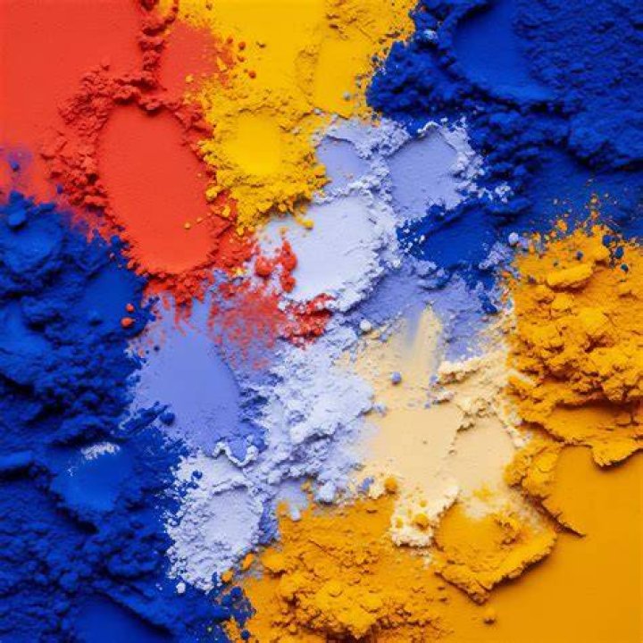 Does poooliprint in color?
