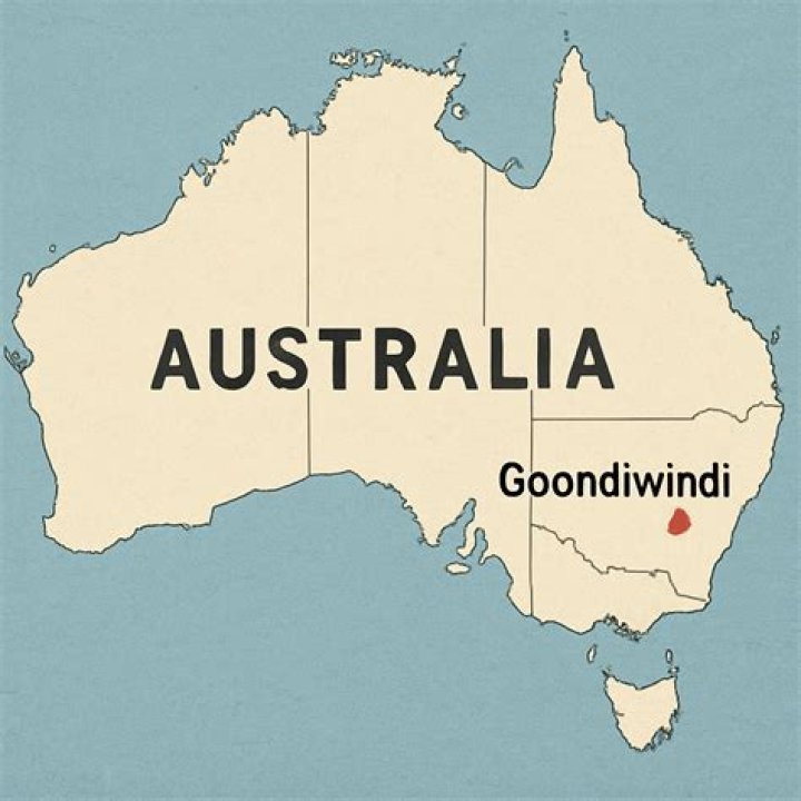 How far is goondiwindi from nsw border?