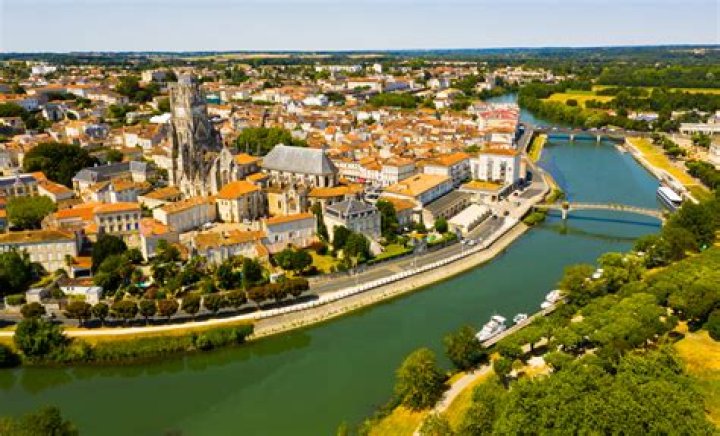 Is cognac in the charente?