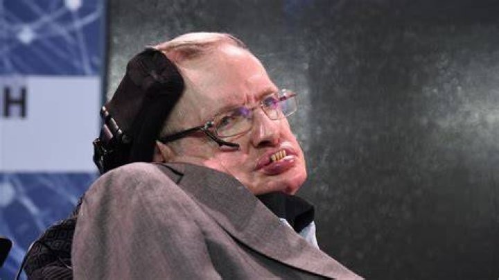 Is stephen hawking alive?