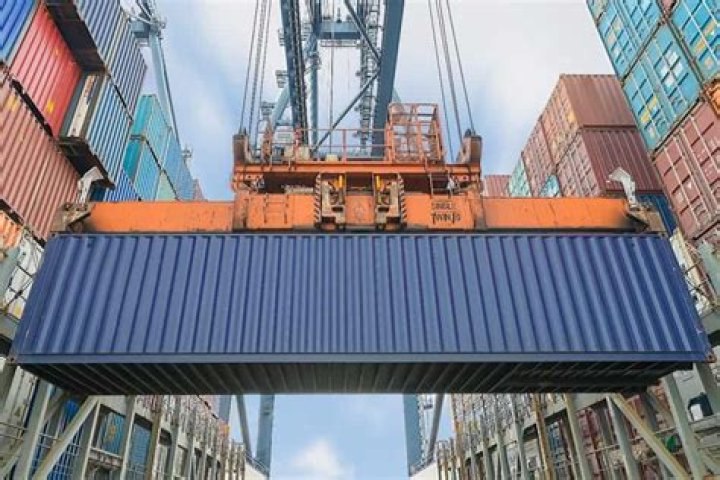 Should databases be containerized?
