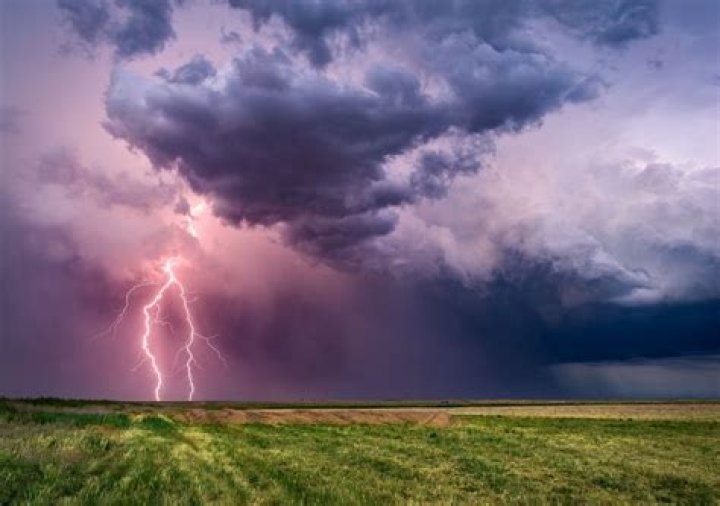 Where gets the most thunderstorms?