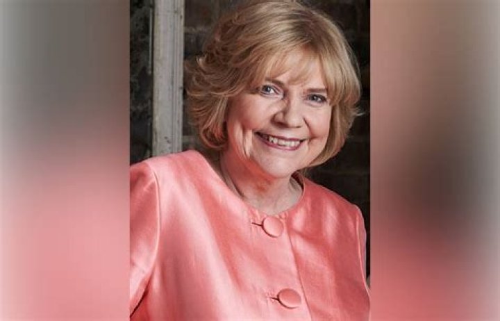 Which antiques roadshow experts have died?