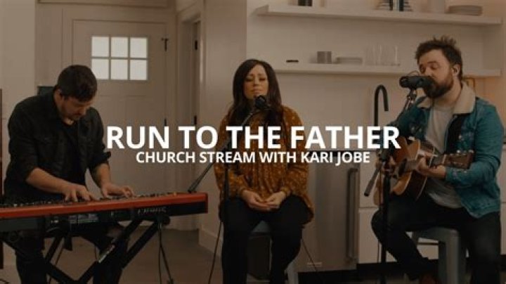 Which church does kari jobe go to?