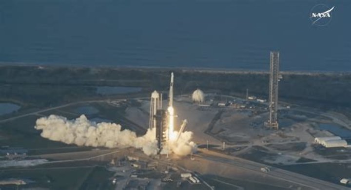 Which country launched skylab?