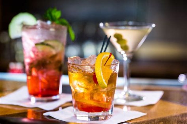 Which drinks are aperitifs?