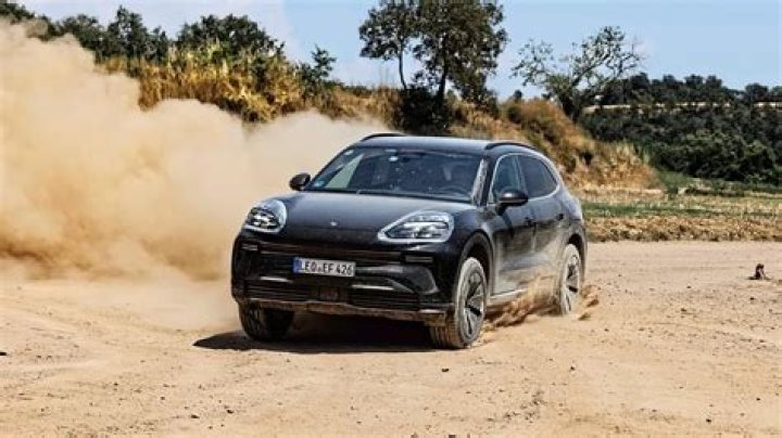 Which porsche cayenne has air suspension?