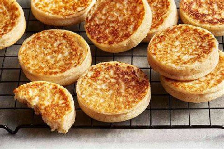 Which side of crumpet to toast?