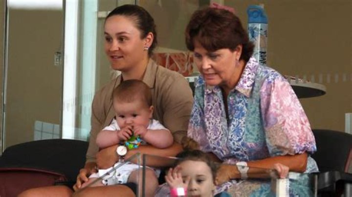 Who are ash barty's parents?