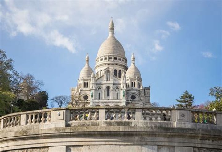 Why is montmartre so famous?
